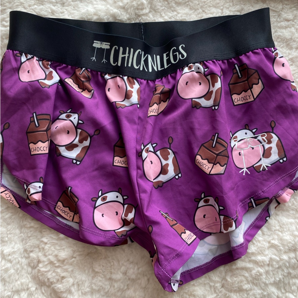 CHOCO MILK CHICKNLEG RUNNING SHORTS!!!
Size medium, women’s!